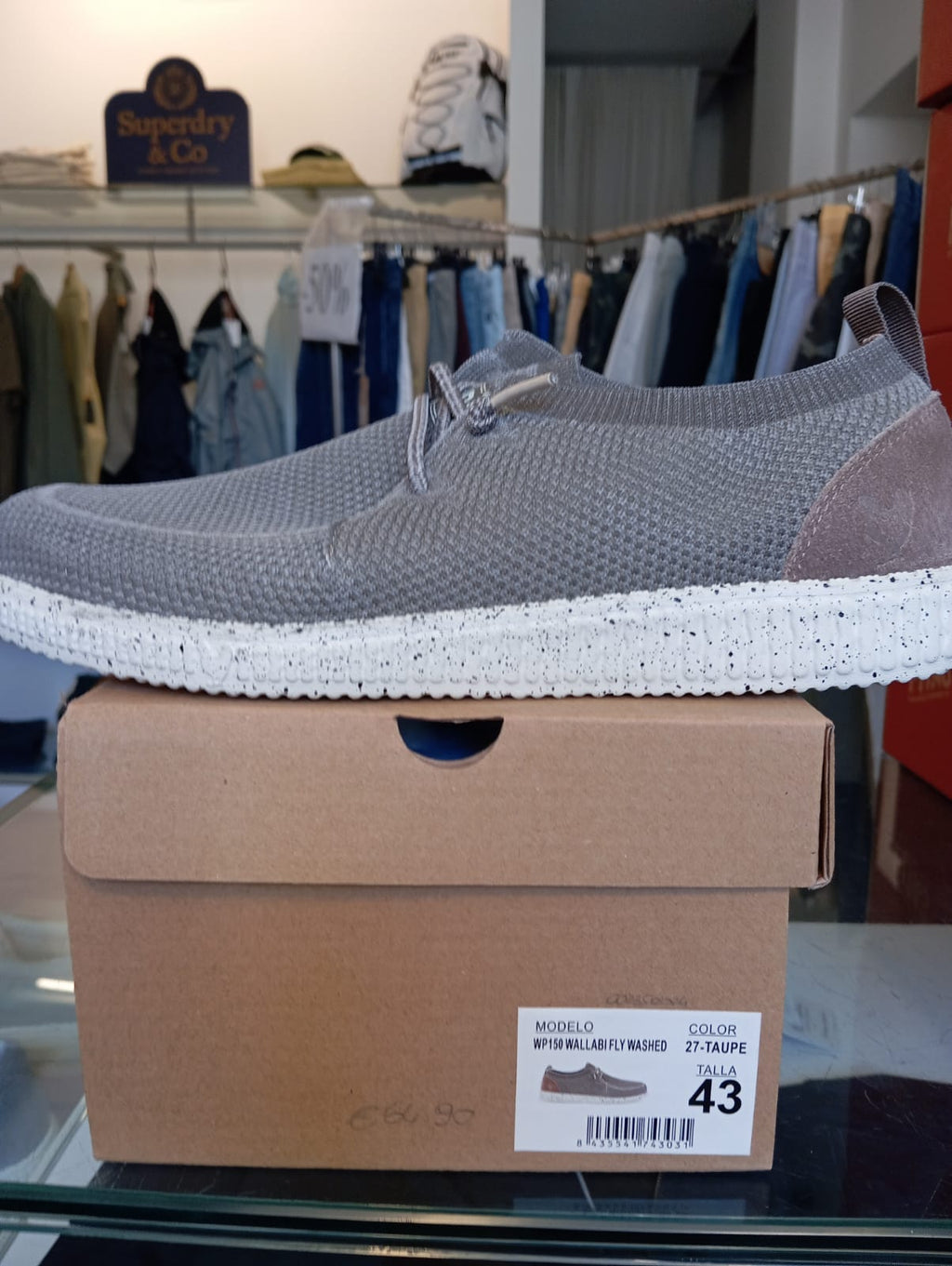 Wallabi Fly washed Taupe Pitas grey